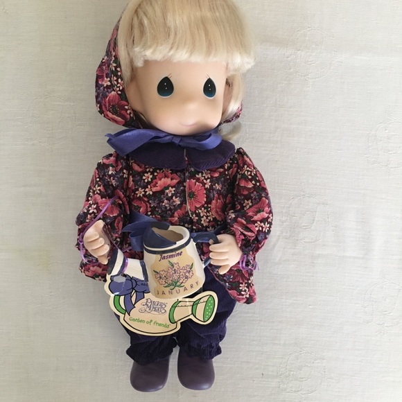Precious Moments January doll - Picture 2 of 3